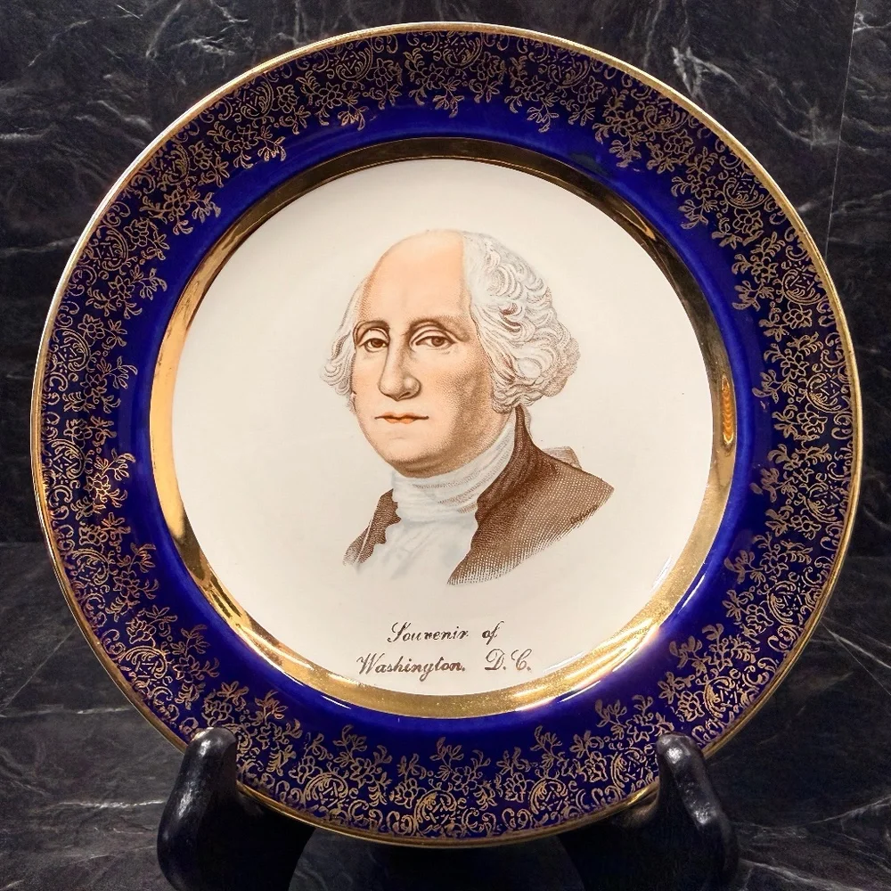 A CAPSCO PRODUCT Washington, D.C. Capitol Souvenir Plates 22 Karat Gold (2)